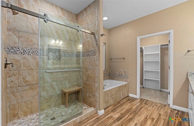 162 Lost Maples Way, Marion, TX 78124