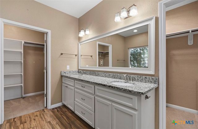 162 Lost Maples Way, Marion, TX 78124