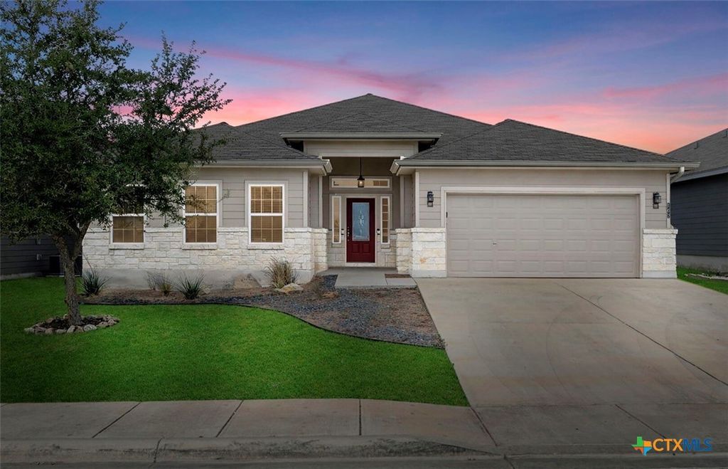 162 Lost Maples Way, Marion, TX 78124