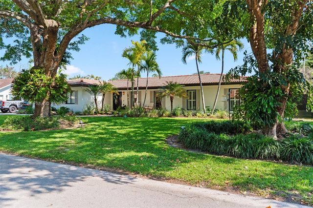 7500 SW 175th St, Palmetto Bay, FL 33157