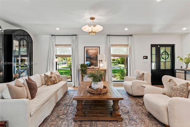 7500 SW 175th St, Palmetto Bay, FL 33157