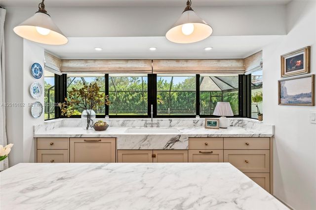 7500 SW 175th St, Palmetto Bay, FL 33157