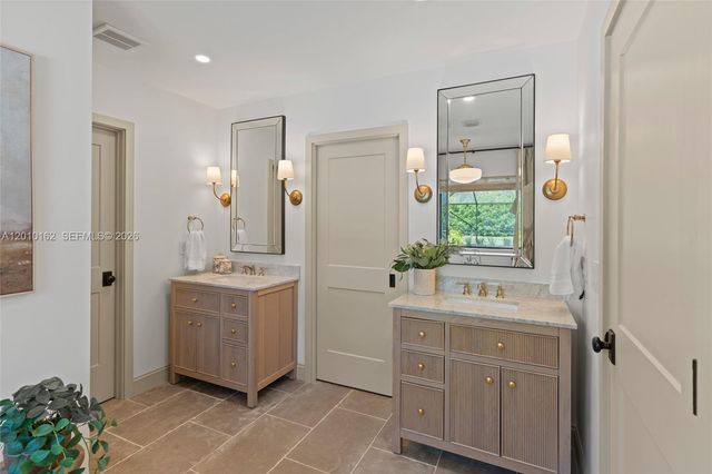 7500 SW 175th St, Palmetto Bay, FL 33157