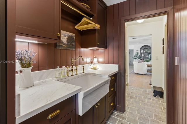 7500 SW 175th St, Palmetto Bay, FL 33157