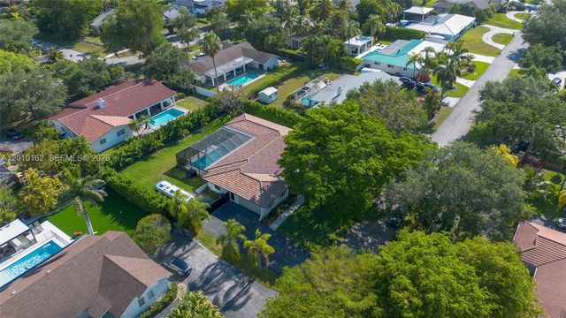 7500 SW 175th St, Palmetto Bay, FL 33157