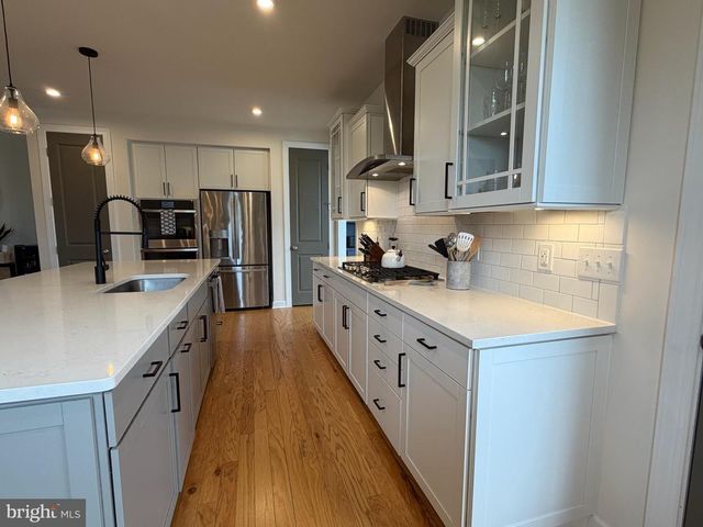 8120 BOCK FARM PL, Alexandria, VA 22306