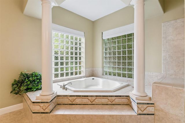 1017 JOHNS POINT DRIVE, Oakland, FL 34787