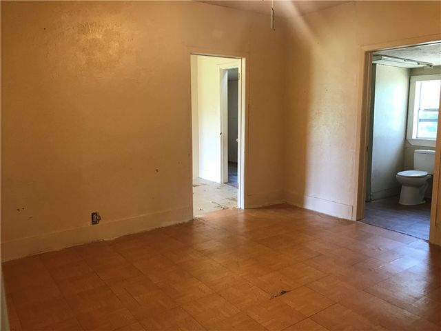 203 N First St, Robstown, TX 78380