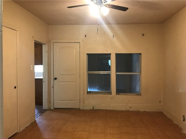 203 N First St, Robstown, TX 78380