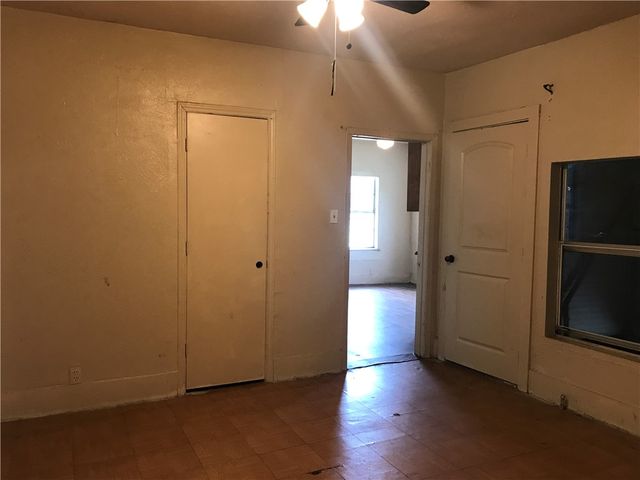 203 N First St, Robstown, TX 78380