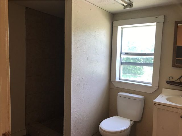 203 N First St, Robstown, TX 78380