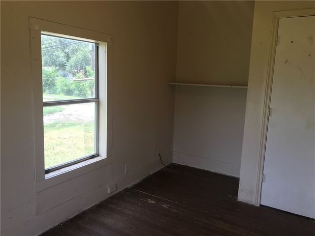 203 N First St, Robstown, TX 78380
