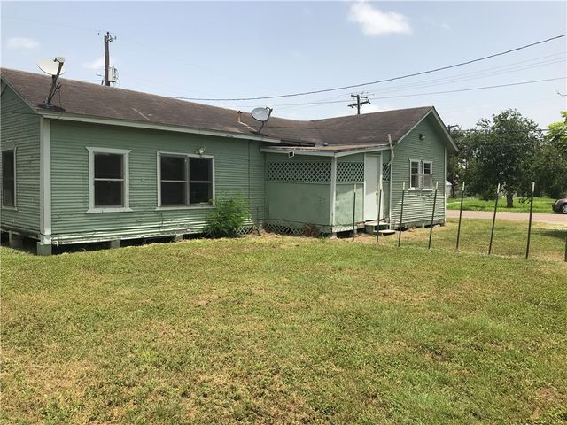 203 N First St, Robstown, TX 78380