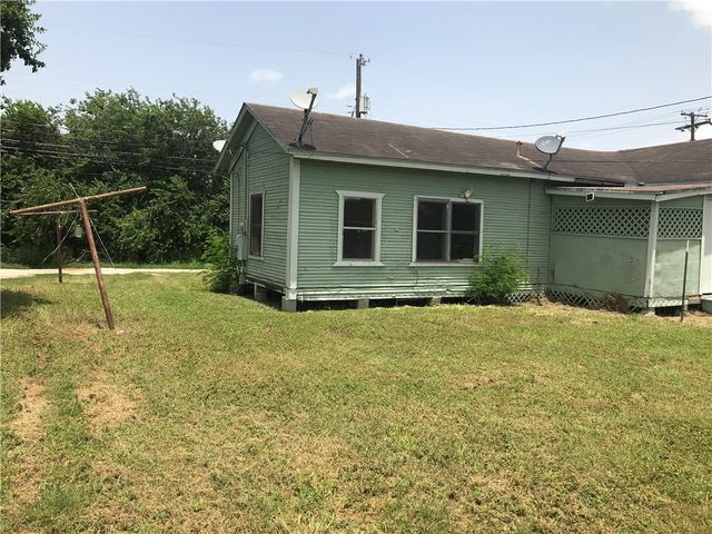 203 N First St, Robstown, TX 78380