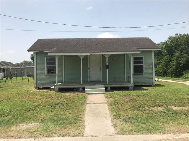 203 N First St, Robstown, TX 78380