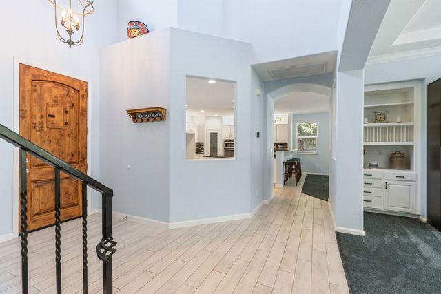 3361 Swallows Nest Ln, Sacramento, CA 95833