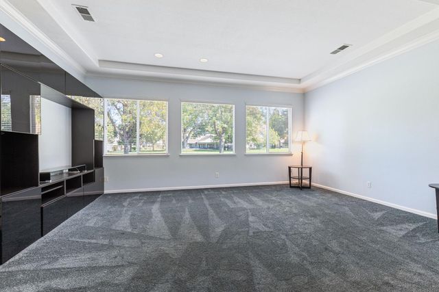 3361 Swallows Nest Ln, Sacramento, CA 95833
