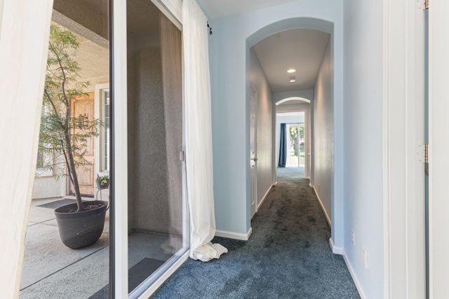 3361 Swallows Nest Ln, Sacramento, CA 95833