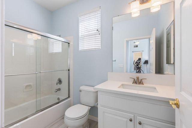 3361 Swallows Nest Ln, Sacramento, CA 95833