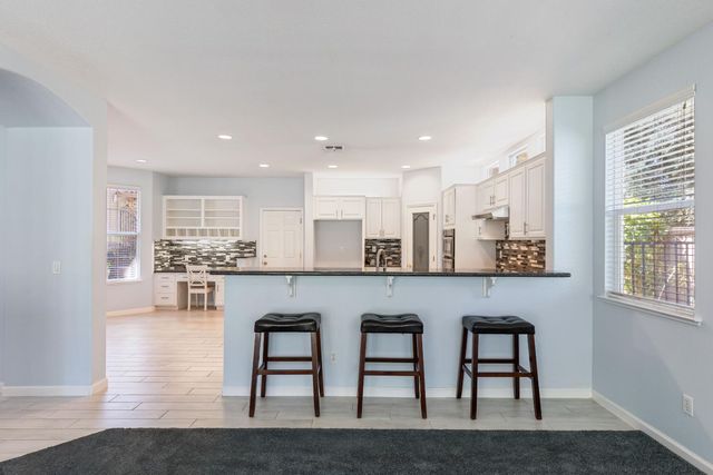 3361 Swallows Nest Ln, Sacramento, CA 95833