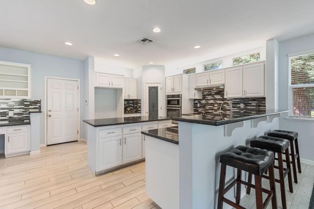 3361 Swallows Nest Ln, Sacramento, CA 95833