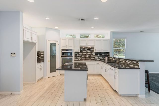 3361 Swallows Nest Ln, Sacramento, CA 95833