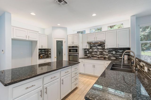 3361 Swallows Nest Ln, Sacramento, CA 95833