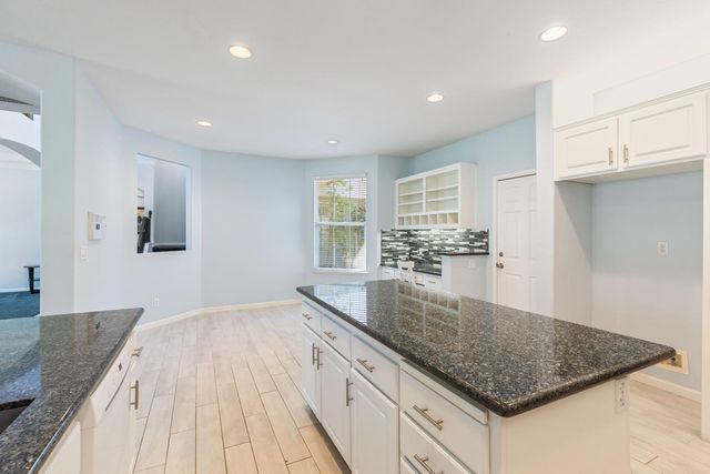 3361 Swallows Nest Ln, Sacramento, CA 95833