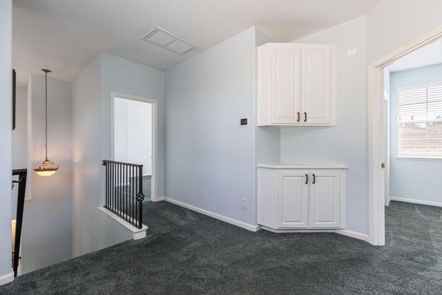 3361 Swallows Nest Ln, Sacramento, CA 95833
