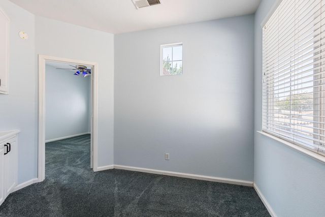 3361 Swallows Nest Ln, Sacramento, CA 95833