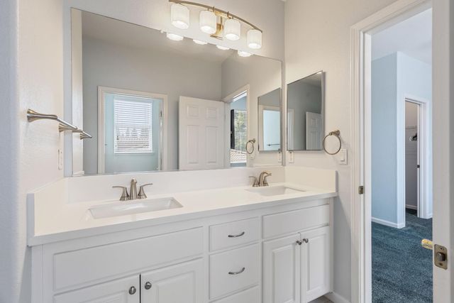 3361 Swallows Nest Ln, Sacramento, CA 95833