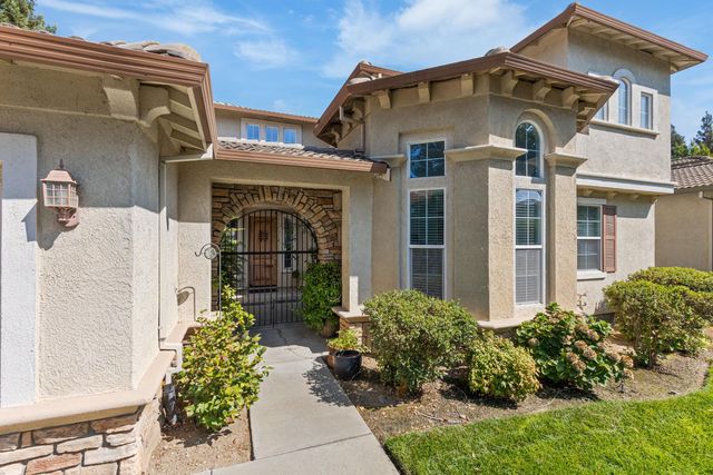3361 Swallows Nest Ln, Sacramento, CA 95833