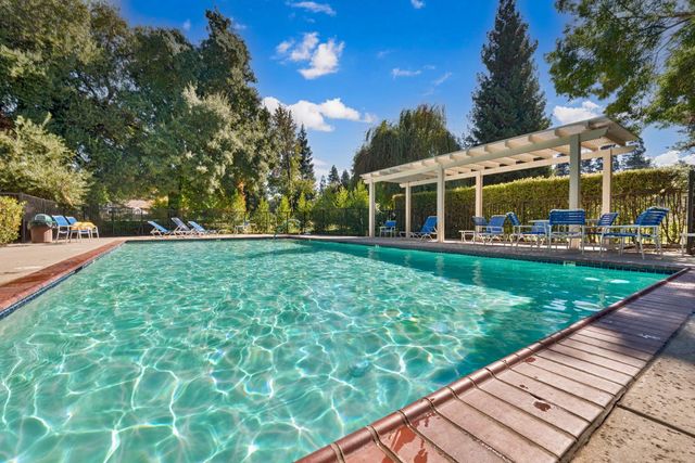 3361 Swallows Nest Ln, Sacramento, CA 95833