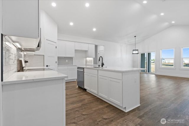 6479 Road 3 NE, Moses Lake, WA 98837