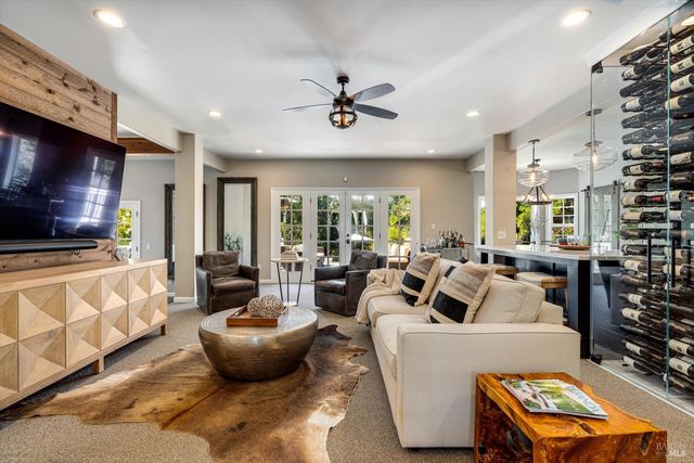 2980 Warm Springs Rd, Glen Ellen, CA 95442