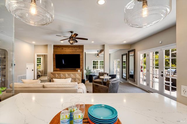 2980 Warm Springs Rd, Glen Ellen, CA 95442