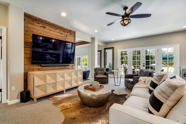 2980 Warm Springs Rd, Glen Ellen, CA 95442