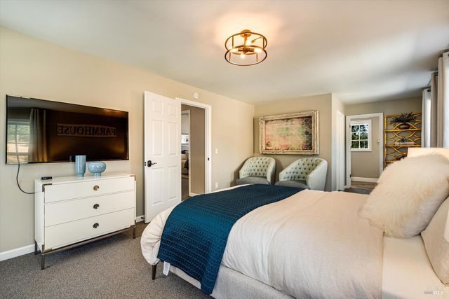 2980 Warm Springs Rd, Glen Ellen, CA 95442