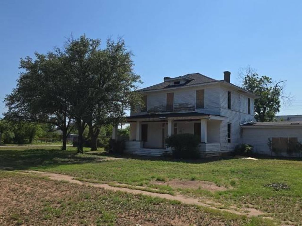 Image 3 of property listing at 210 Clinton Street, Abilene, TX 79603