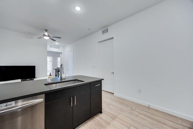 4801 Springdale RD 2107, Austin, TX 78723