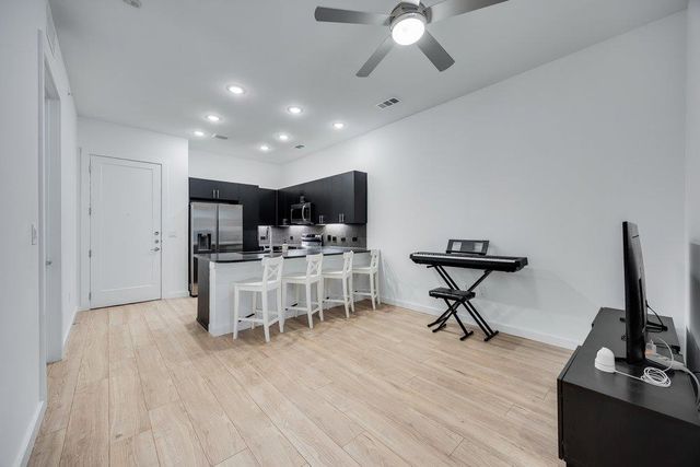 4801 Springdale RD 2107, Austin, TX 78723