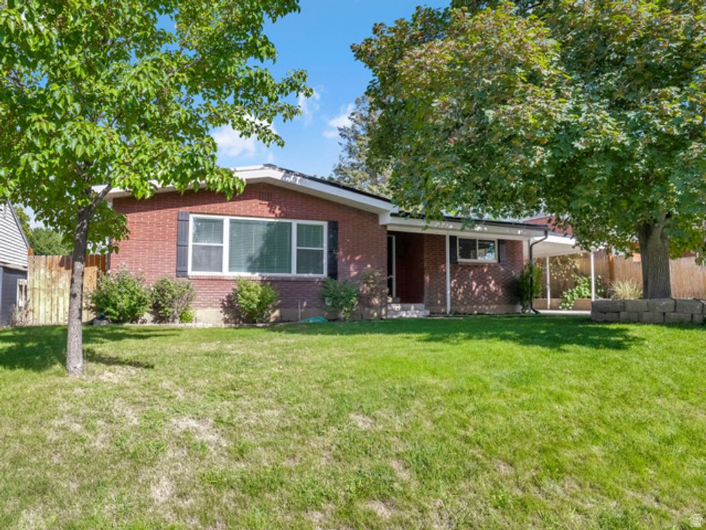 Image 3 of property listing at 523 S MAIN, Payson, UT 84651
