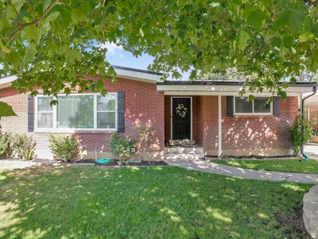 Image 5 of property listing at 523 S MAIN, Payson, UT 84651