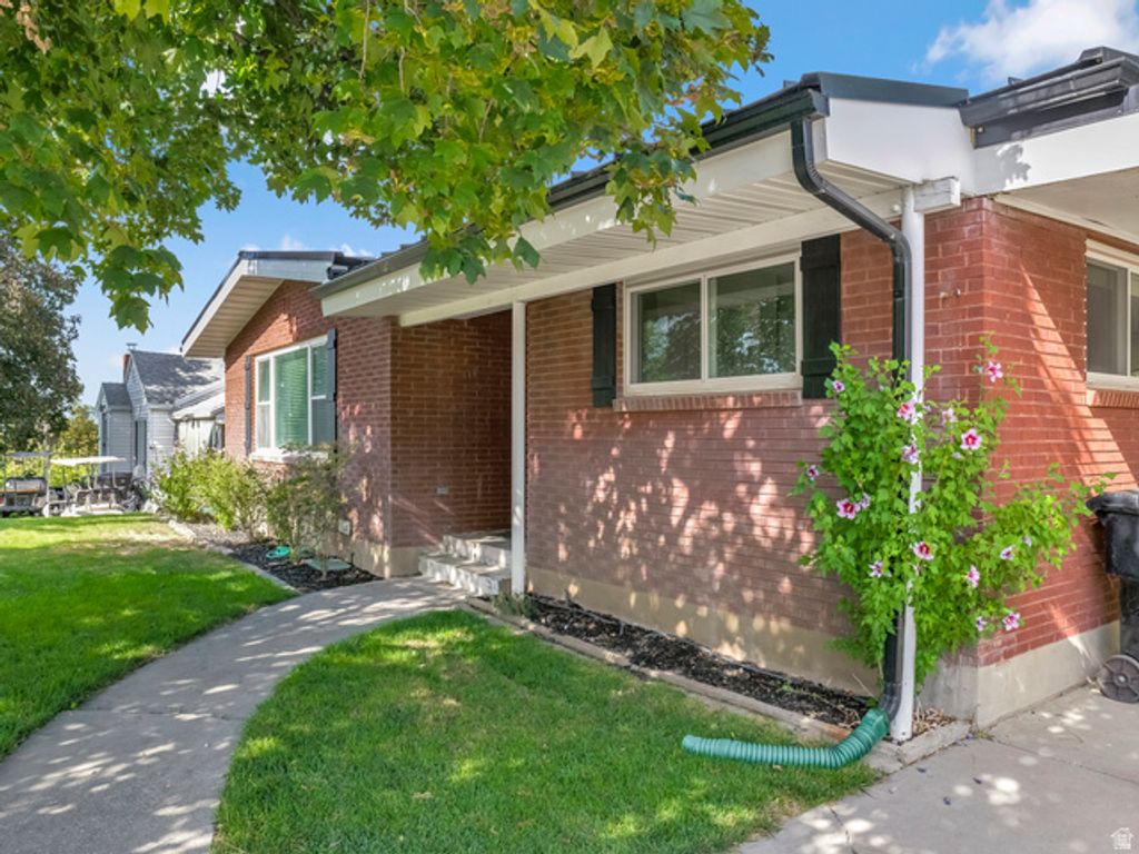 Image 6 of property listing at 523 S MAIN, Payson, UT 84651