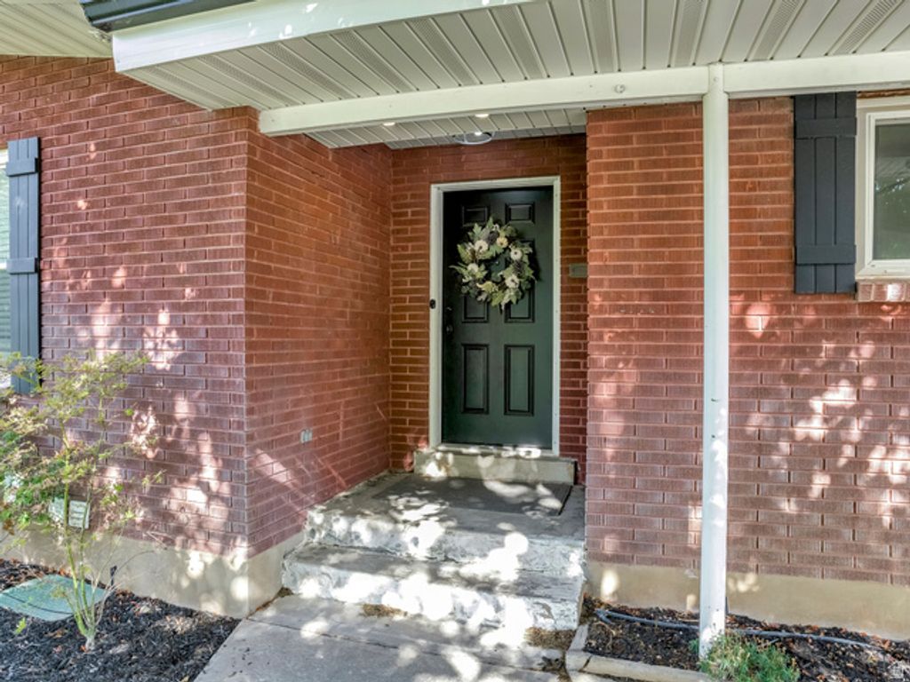 Image 7 of property listing at 523 S MAIN, Payson, UT 84651