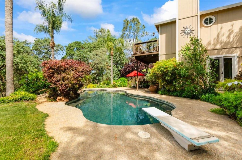 3720 Four Springs Dr, Rescue, CA 95672