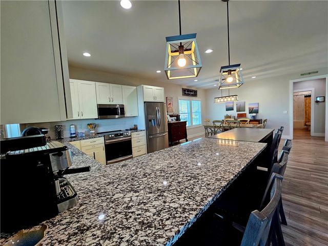 122 Ridge Harbor Dr, Rockport, TX 78382