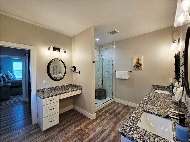 122 Ridge Harbor Dr, Rockport, TX 78382