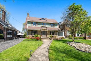 14920 Lake Avenue, Lakewood, OH 44107