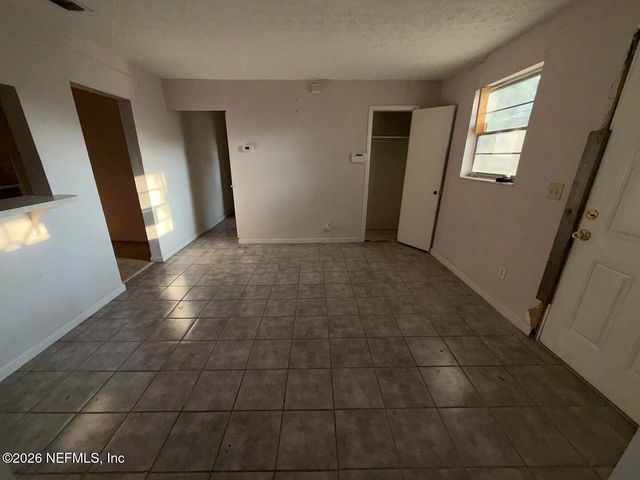 6880 TINKERBELL Lane, Jacksonville, FL 32210